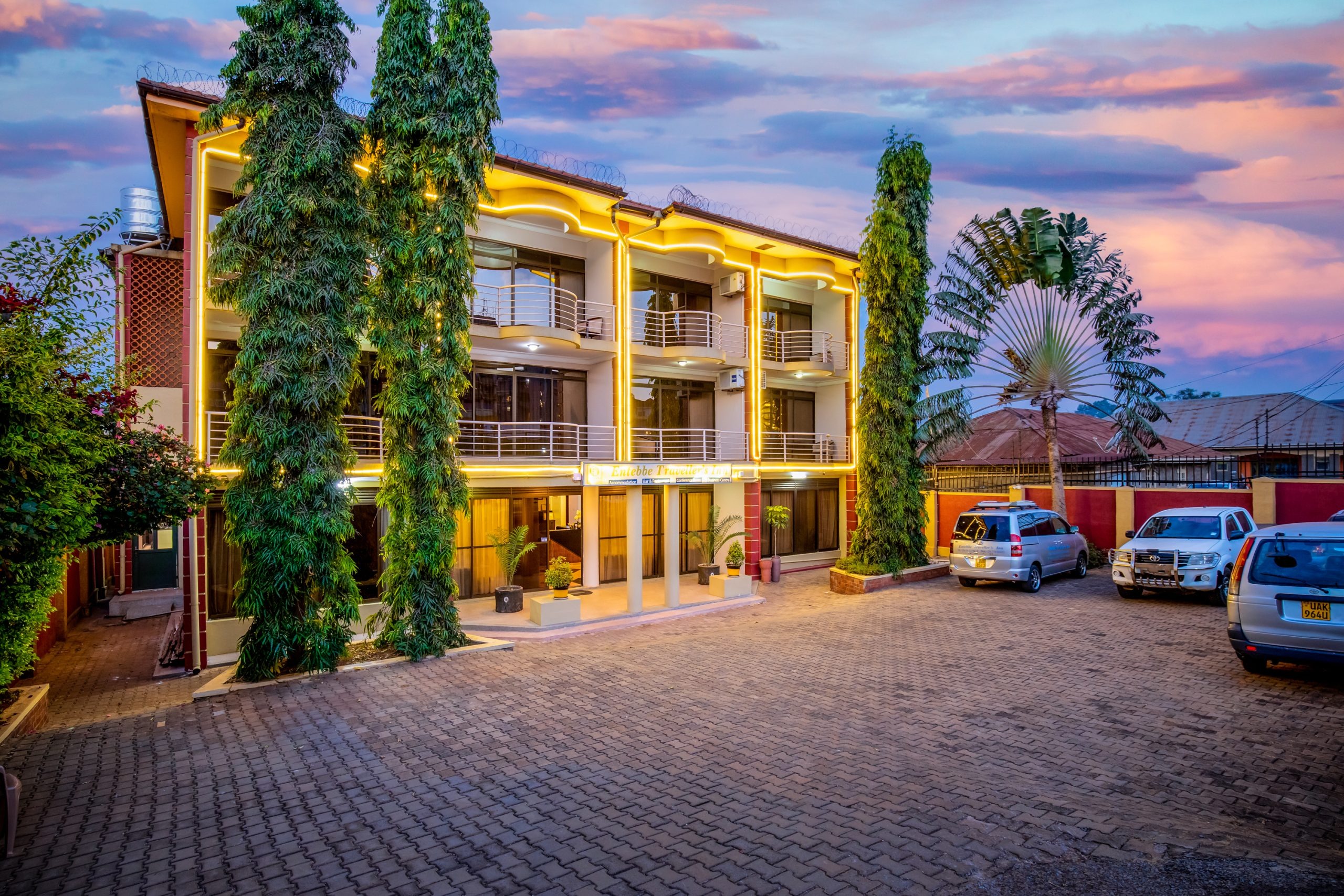Property Exterior Photo Entebbe Travellers Inn Entebbe Central Region