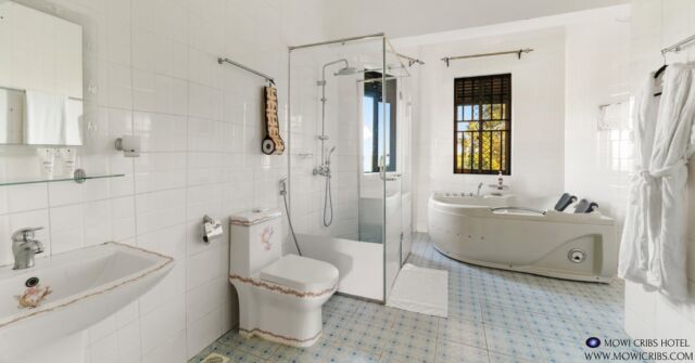 Executive Double Suite Bathroom Photo MowiCribs Hotel and Spa Entebbe Uganda Central Region 2