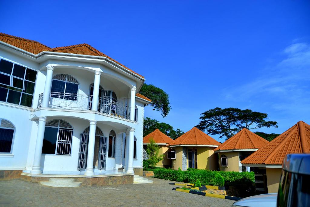 Property Exterior Photo Croylandz Cottages Bwebajja Entebbe Uganda Central Region 1