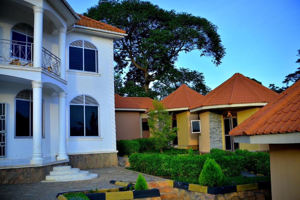 Property Exterior Photo Croylandz Cottages Bwebajja Entebbe Uganda Central Region