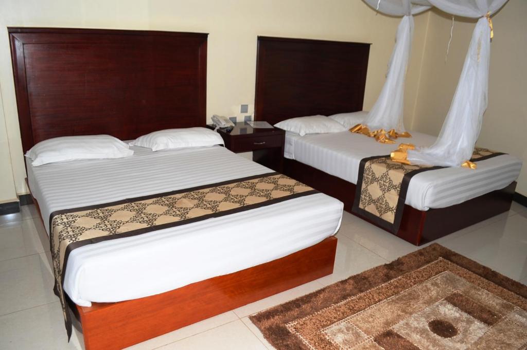 Deluxe Double Twin Bedroom photo Namayiba Park Hotel Kampala Uganda Central Region