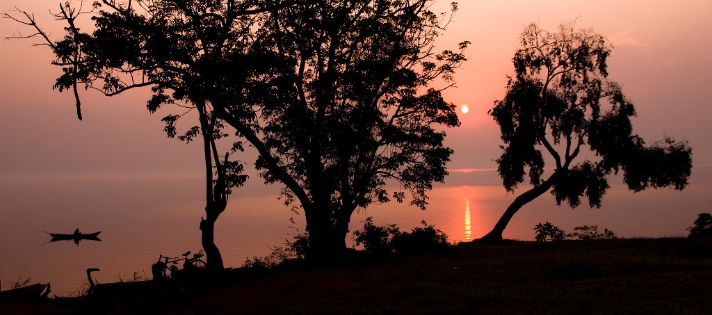 Sunset on Lake Nabugabo Masaka Uganda Photography by Vincent Fugère