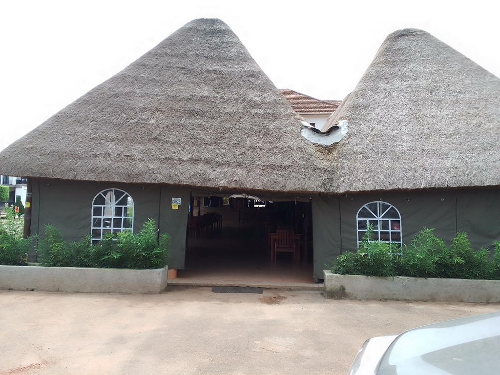 Restaurant Exterior Photo Forest Park Resort Buloba Uganda Central Region