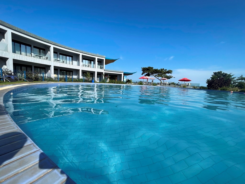 Outdoor swimming pool Photo Aquarius Kigo Resort Entebbe, Uganda Central Region