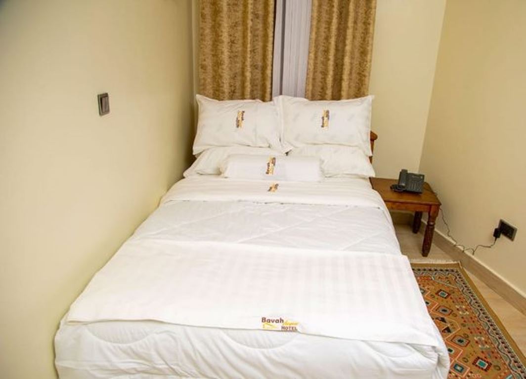 Deluxe Single Bedroom Photo Bavah Airport Hotel Entebbe Uganda Central Region