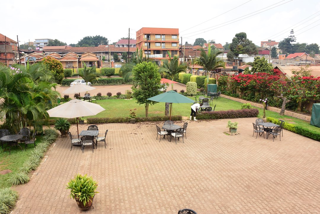 Property Front view Photo Pearl Highway Hotel Kibuye Kampala- Uganda Central Region