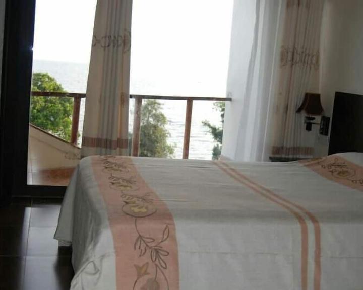 Double Bedroom Cottage photo Garuga Resort Beach Hotel Entebbe Uganda Central Region