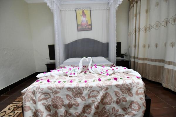 Double Bedroom Cottage Honeymoon Photo Garuga Resort Beach Hotel Entebbe Uganda