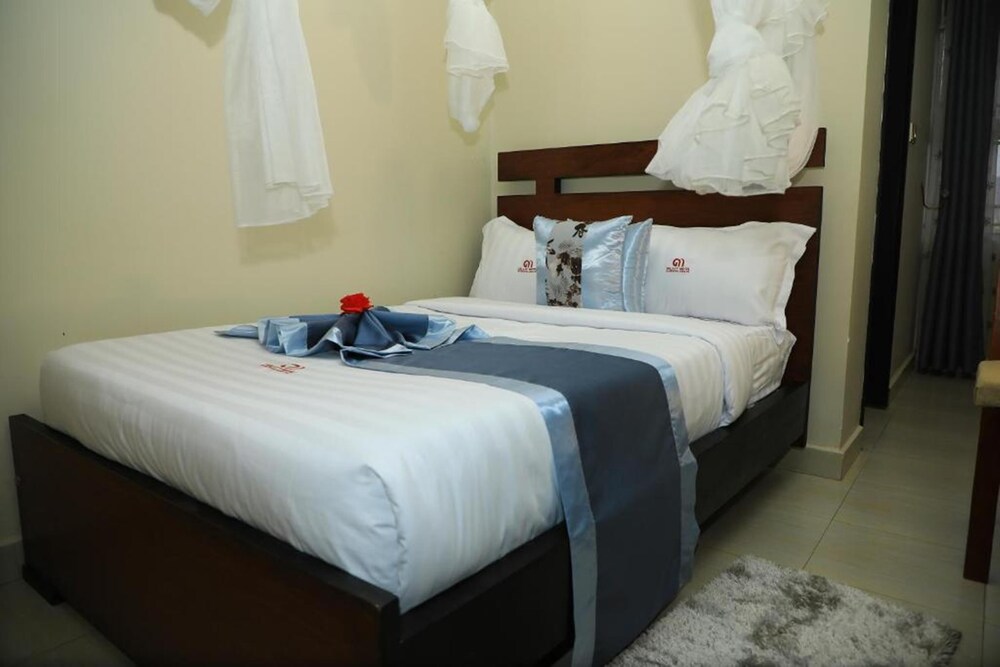 Queen Double Bedroom Photo Galaxy Motel Katwe, Kampala- Uganda Central Region 1