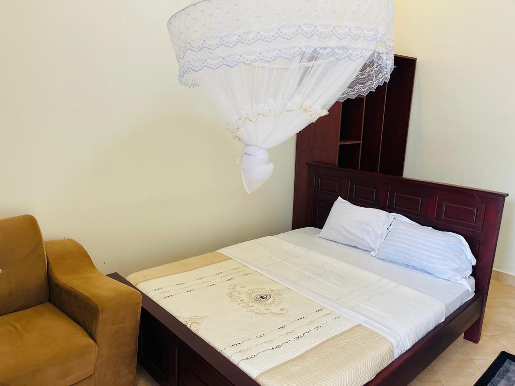 Single Bedroom photo J&l Safari Suites Hotel Entebbe - Uganda Central Region