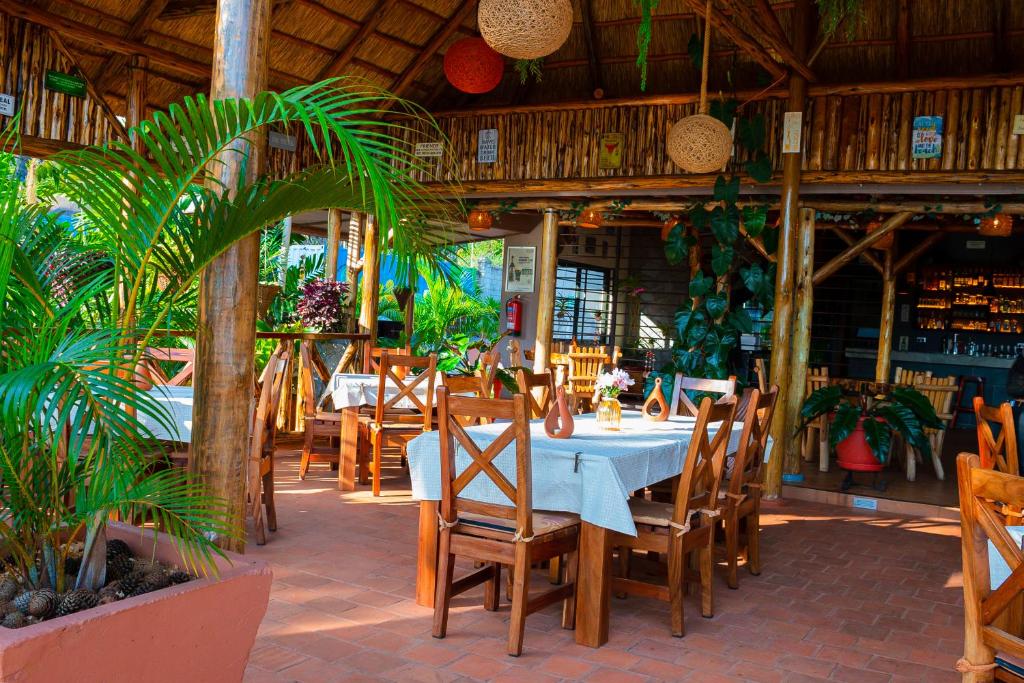 Restaurant Photo The Lakeside Resort Entebbe Uganda Central Region 1