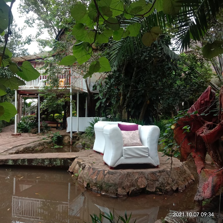 Hangouts photo Malakai Eco Lodge, Kitende Entebbe, Uganda Central region