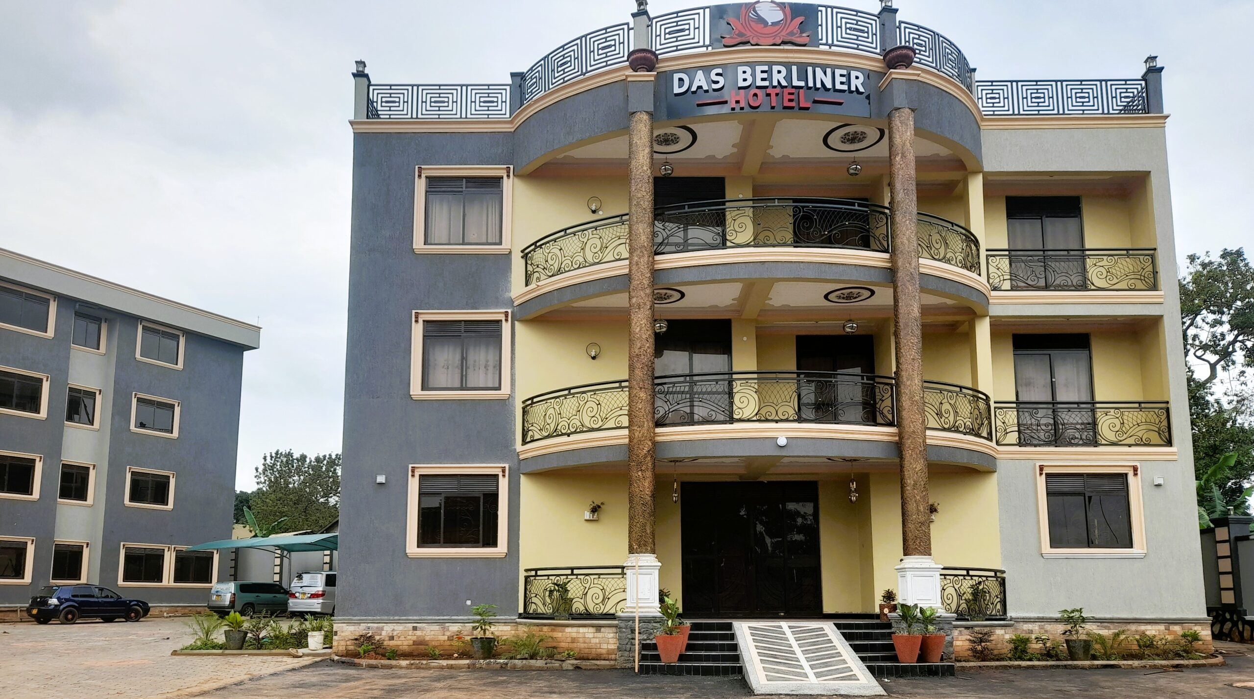 Exterior front view photo Das Berliner Hotel Bulenga, Kampala, Uganda Central Region