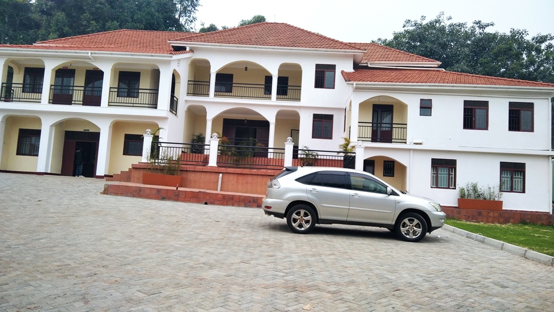 Property Exterior Photo Tru Shine Resort & Gardens Bwebajja - Hotels | Bwebajja Entebbe, Uganda Central Region