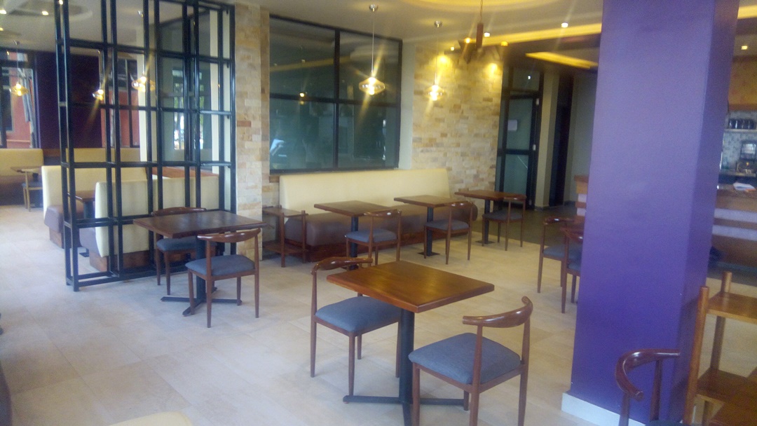 Restaurant Photo Tenda Suites and Restaurant Entebbe - Hotels | Entebbe, Uganda Central Region 1