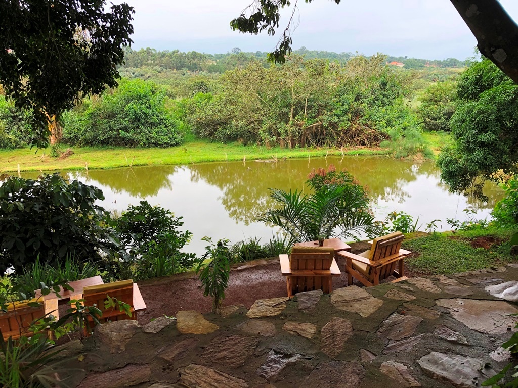 Lakeside with sitting chairs Photo ViaVia Guest House Entebbe - Guest Houses | Entebbe, Uganda Central Region