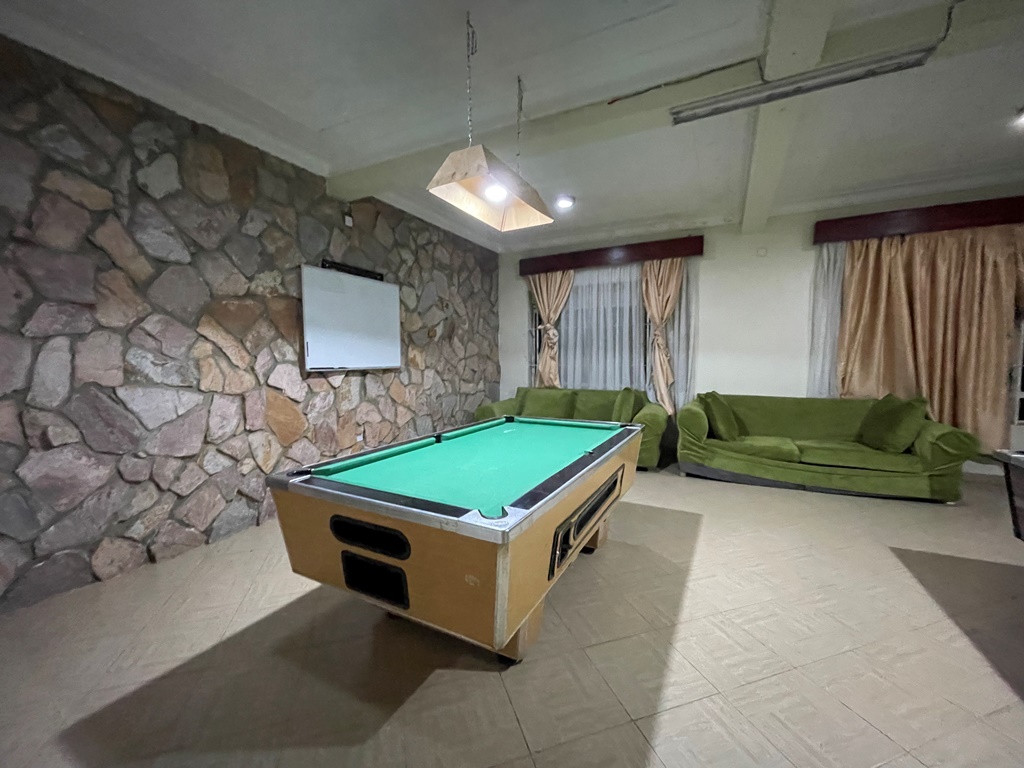 Pool table Photo Entebbe Palm Hotel - Hotels | Entebbe, Uganda Central Region