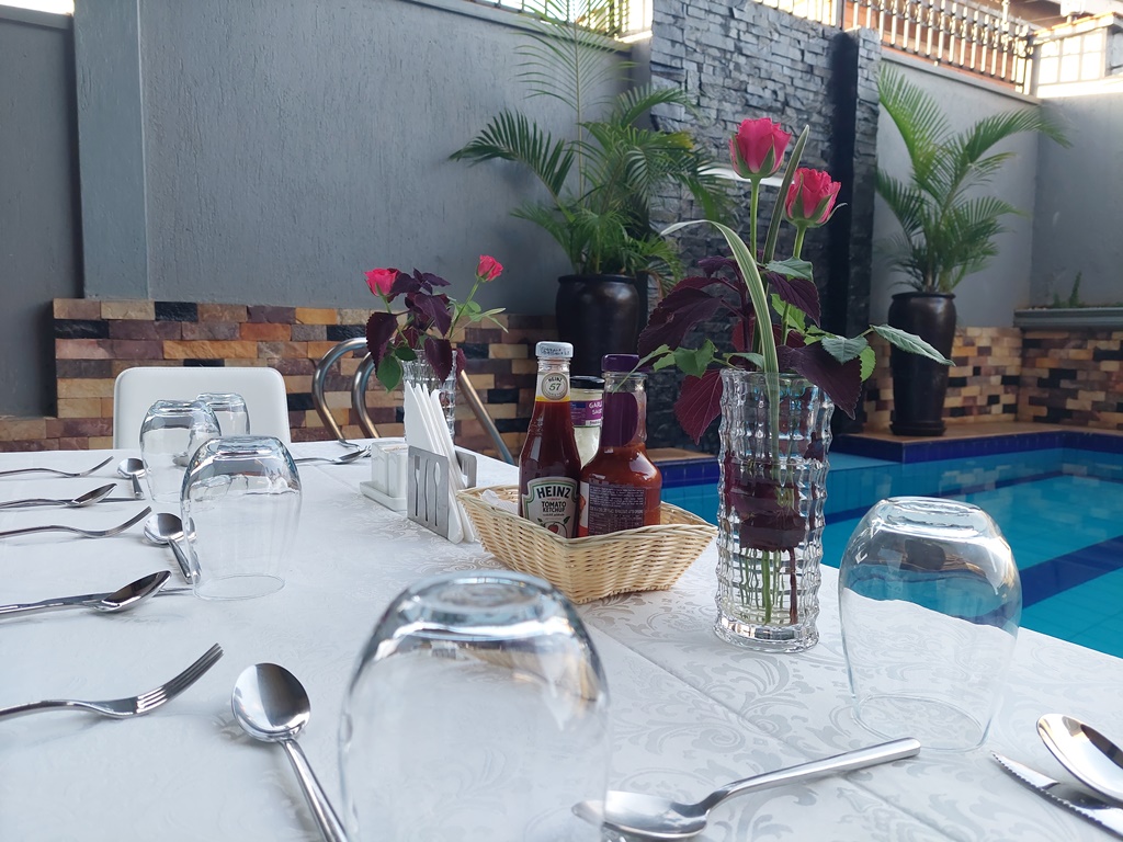 Pool side Dining Photo Entebbe Stay - Hotels | Entebbe, Uganda Central Region