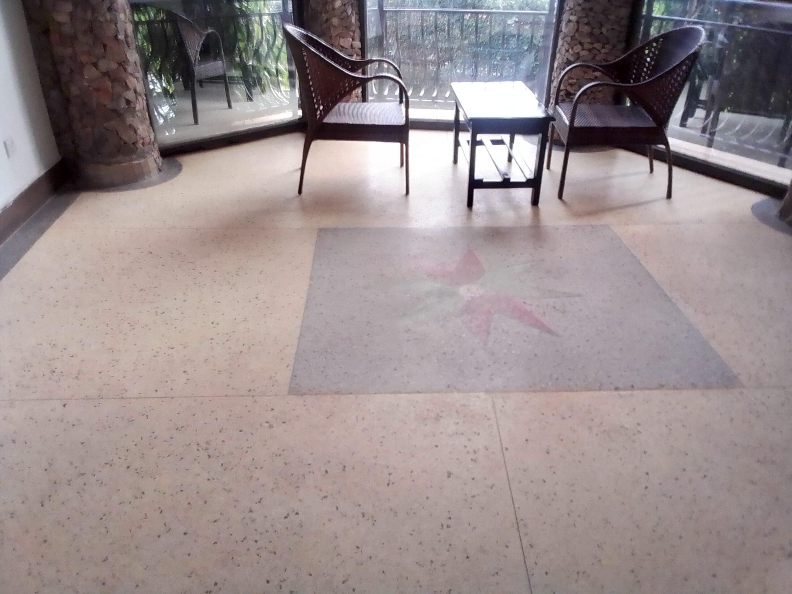 Sitting Area Photo Discovery courts Hotel - Hotels | Entebbe, Uganda Central Region