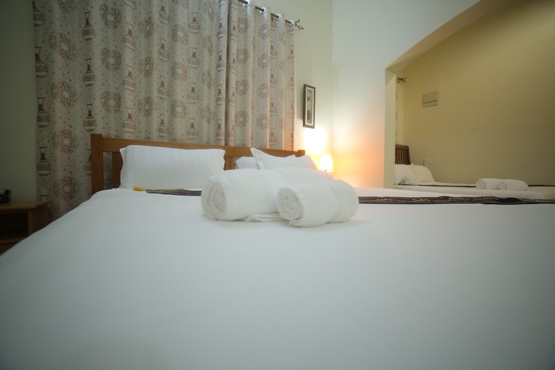 Double Bedroom Photo Entebbe Palm Hotel - Hotels | Entebbe, Uganda Central Region 2