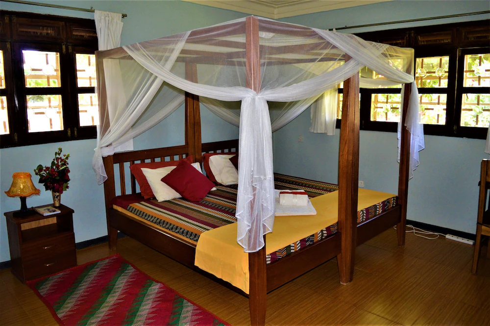 Standard Deluxe Bedroom Photo Colonial Residence Entebbe - Hotels | Entebbe, Uganda Central Region