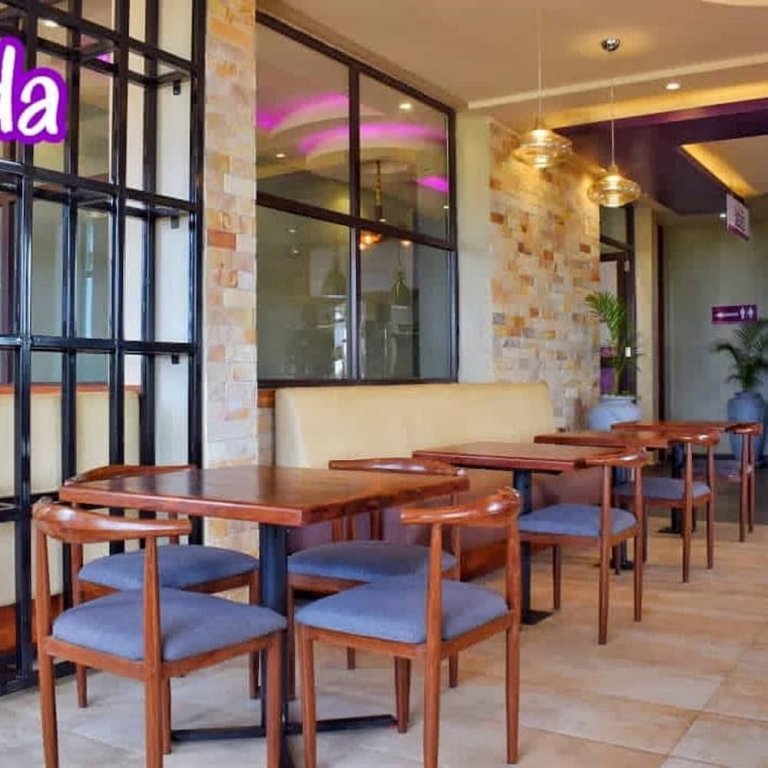 Restaurant Photo Tenda Suites and Restaurant Entebbe - Hotels | Entebbe, Uganda Central Region 01