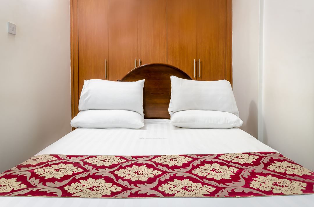 Suite Single Bedroom Photo Hotel Triangle Kampala - Hotels | Kampala Uganda Central Region 1