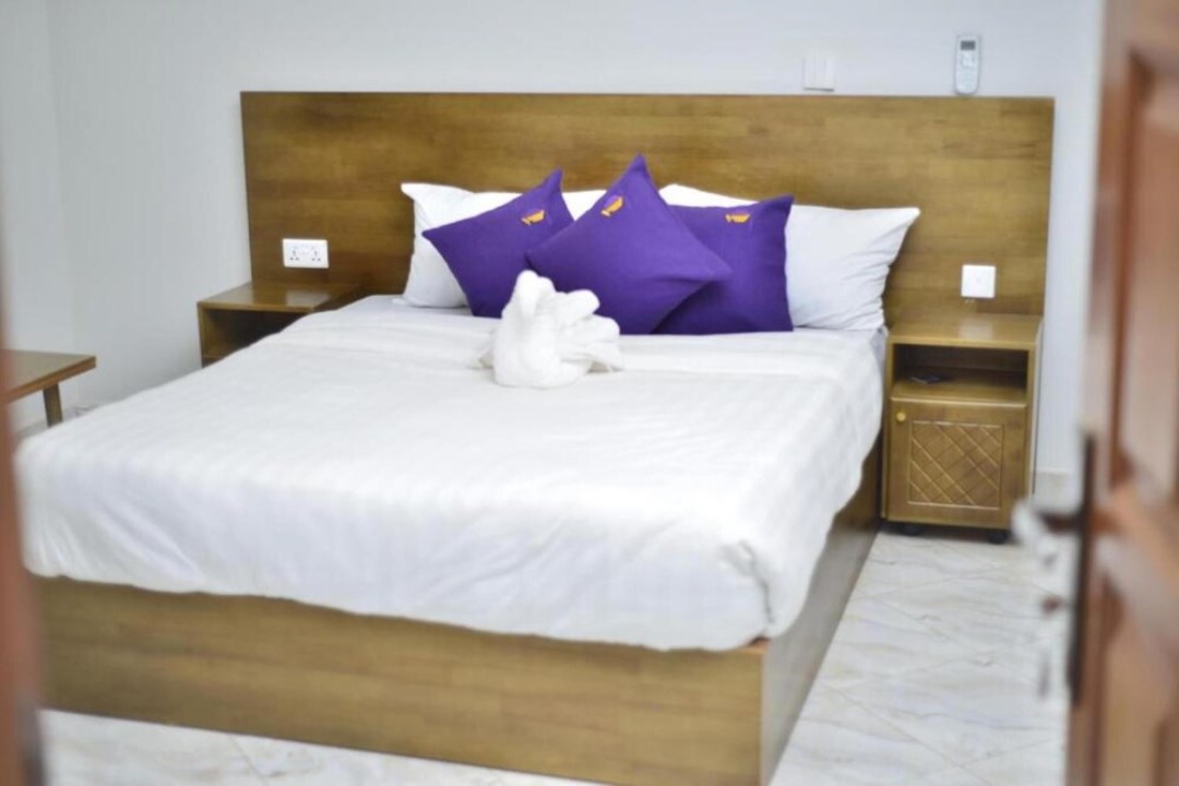 Standard Double Bedroom Photo Tenda Suites and Restaurant Entebbe - Hotels | Entebbe, Uganda Central Region