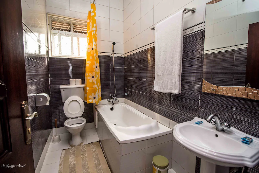 Bathroom Photo Innophine Hotel 790 - Hotels | Entebbe, Uganda Central Region 1