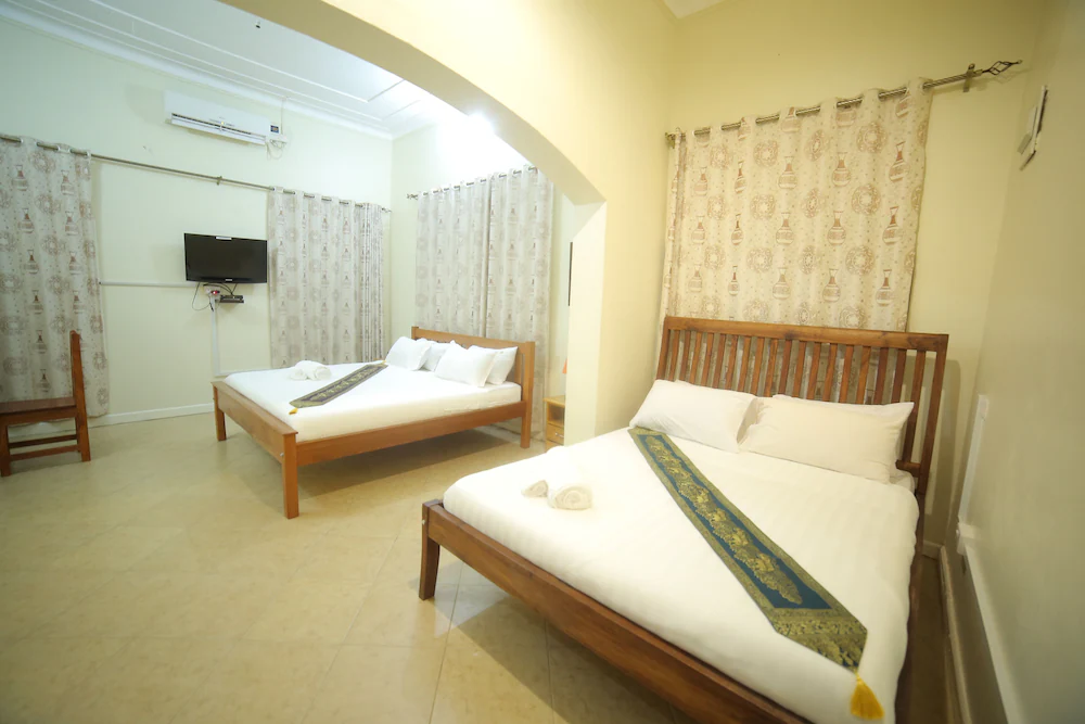 Twin Bedroom Photo Entebbe Palm Hotel - Hotels | Entebbe, Uganda Central Region 1