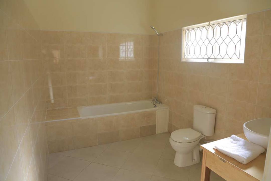 Bathroom Photo Entebbe Palm Hotel – Hotels | Entebbe, Uganda Central ...