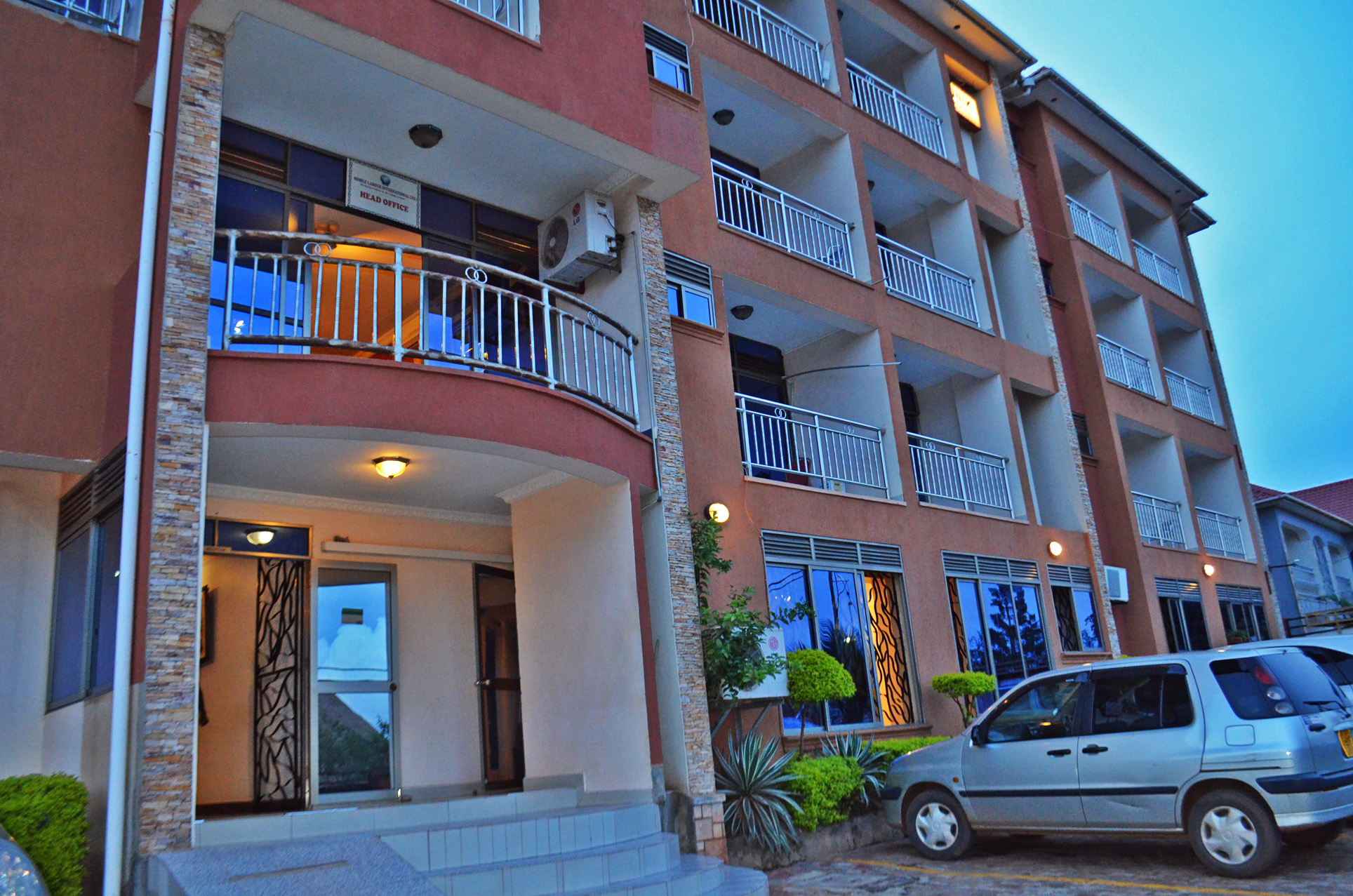 Property Exterior Photo Unik Hotel Limited Kampala - Hotels | Kampala Uganda Central Region 1