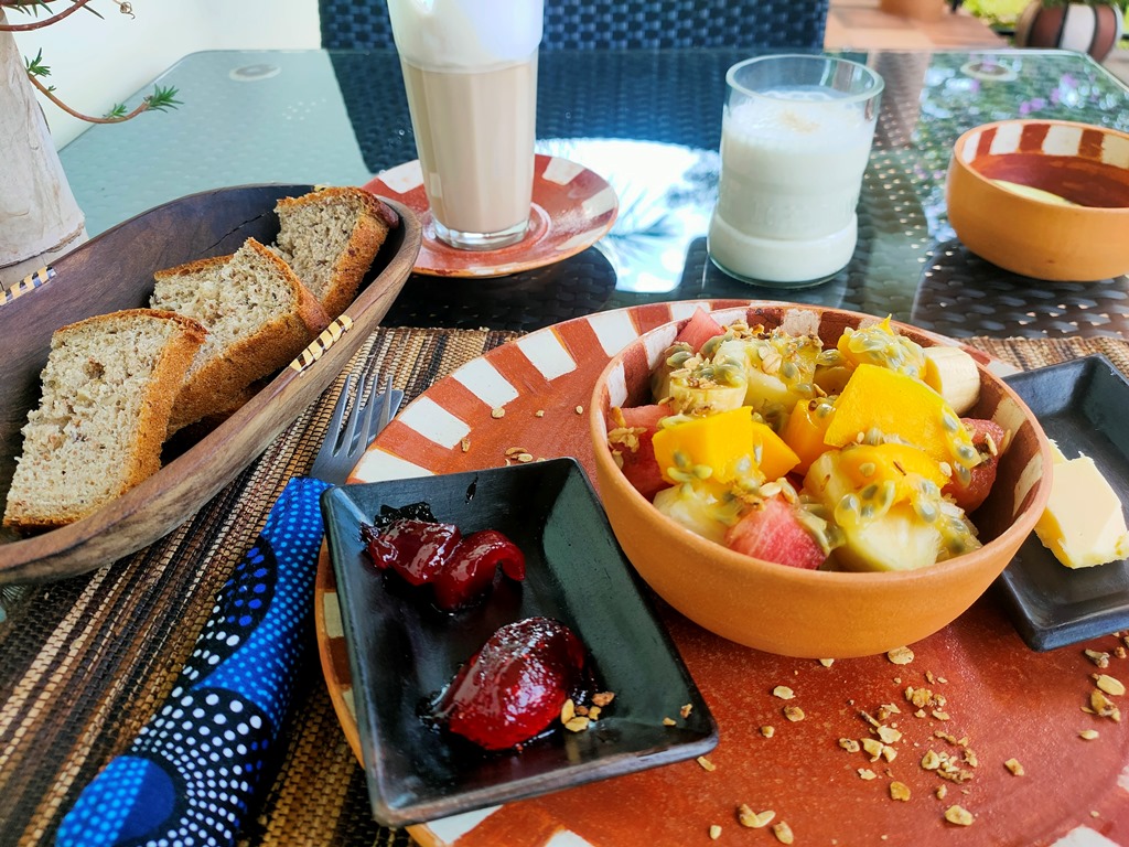 Breakfast Photo Blue Monkey Guest House - Hotels | Entebbe, Uganda Central Region 1