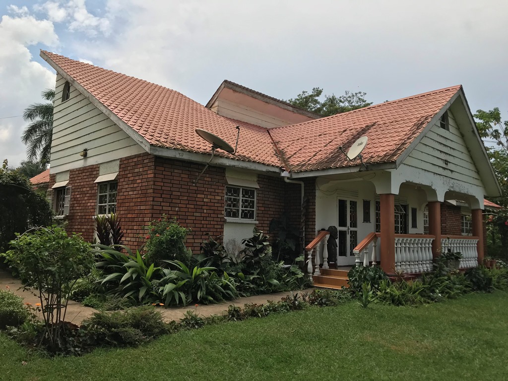 Property Exterior Photo Colonial Residence Entebbe - Hotels | Entebbe, Uganda Central Region