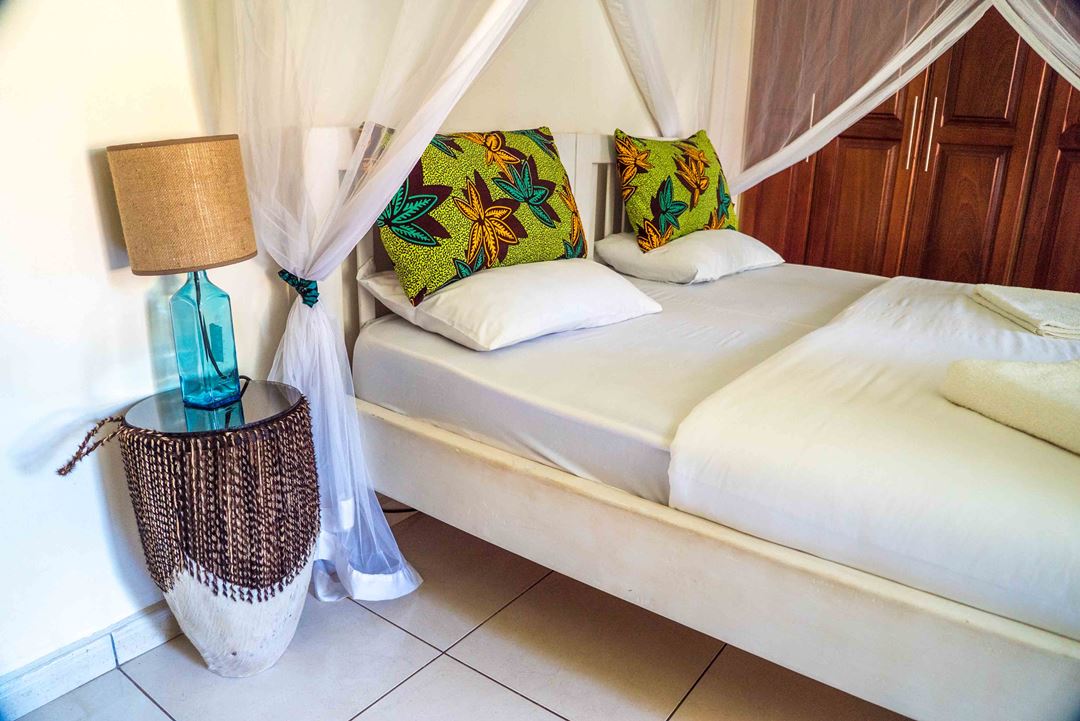 Single Bedroom The Guinea Fowl Hotel - Hotels | Entebbe, Uganda Central Region