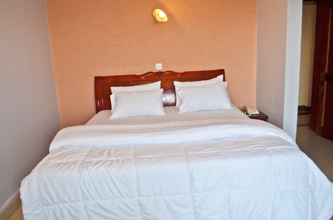 Standard Deluxe Bedroom Photo Unik Hotel Limited Kampala - Hotels | Kampala Uganda Central Region