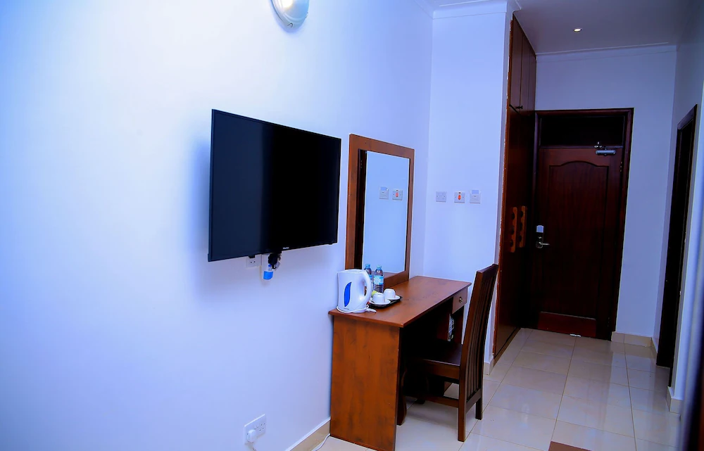 Room Amenities Photo Greenyard Beach Hotel Entebbe - Hotels | Entebbe, Uganda Central Region 1