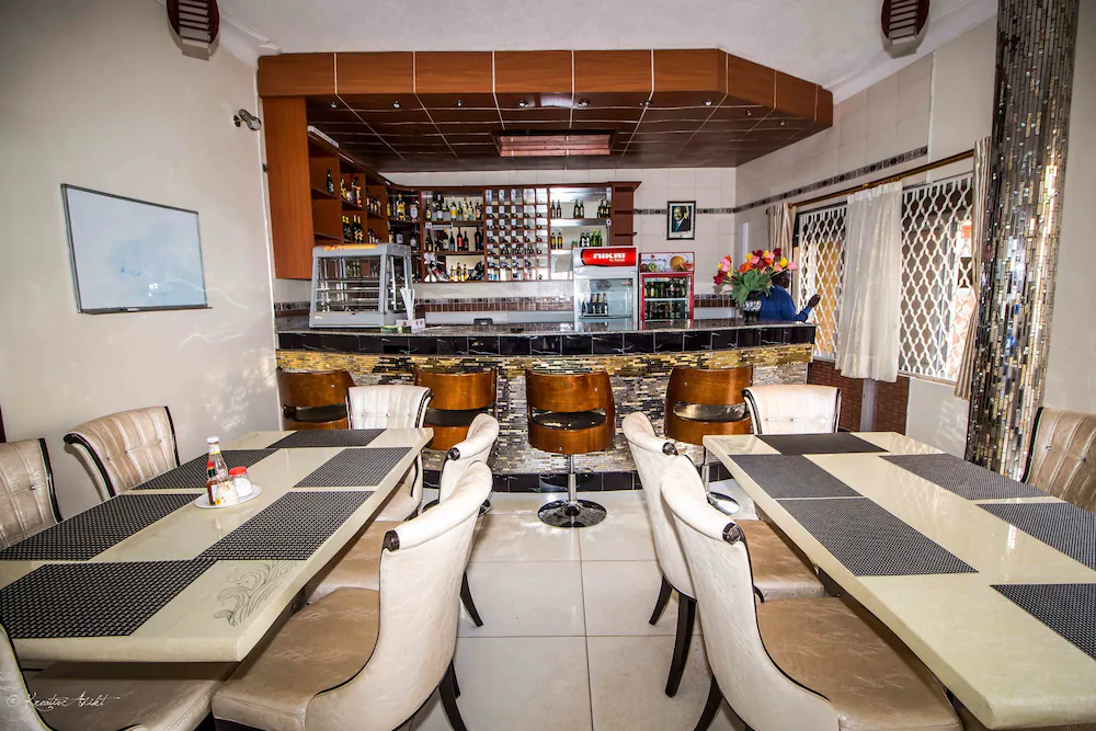 Restaurant Photo Innophine Hotel 790 - Hotels | Entebbe, Uganda Central Region 1