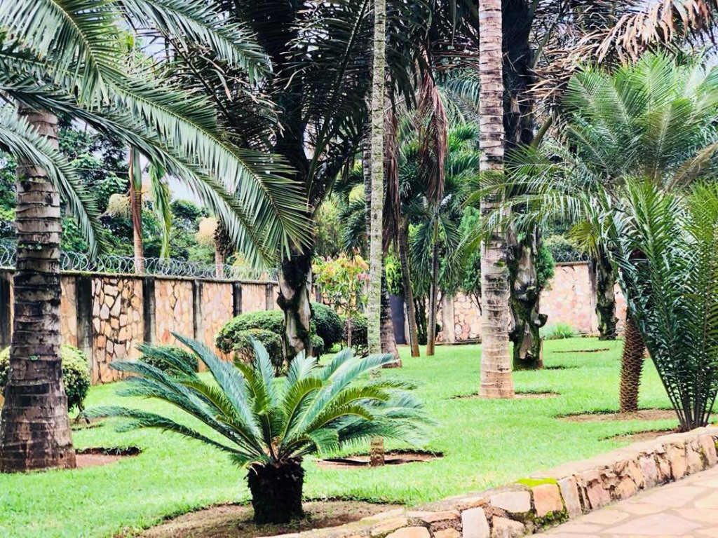 Gardens Photo Entebbe Palm Hotel - Hotels | Entebbe, Uganda Central Region