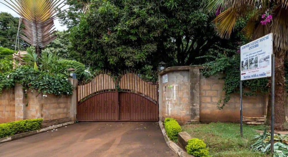 Property Exterior Entrance Photo Airport Guesthouse - Hotels | Entebbe, Uganda Central Region