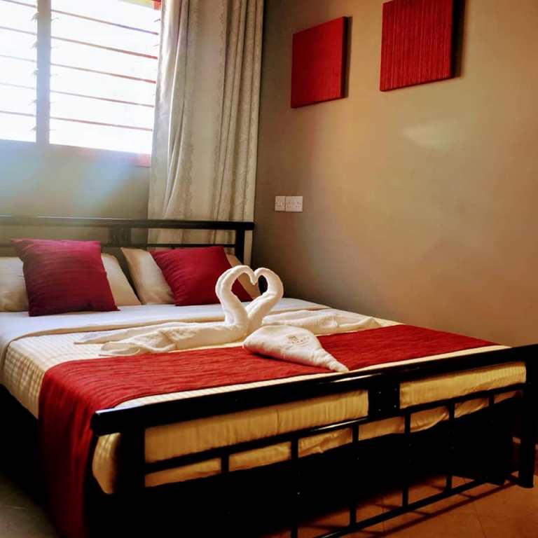 Standard Honeymoon Bedroom Photo Mahali Guesthouse Kampala - Uganda Central Region