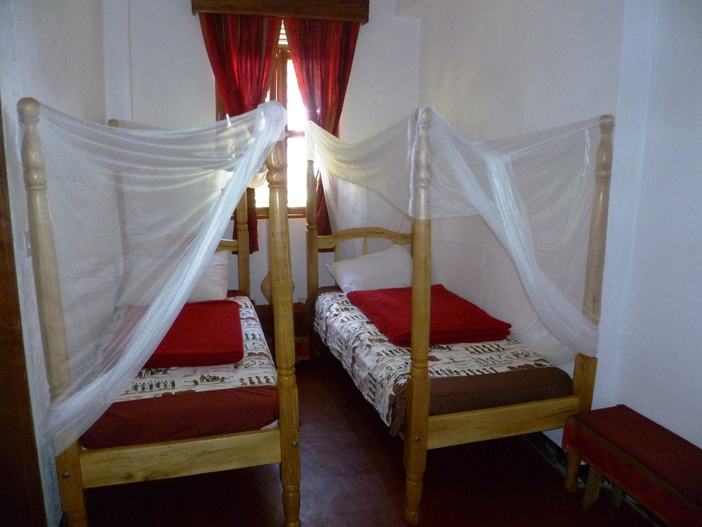 Deluxe Twin Bedroom Photo Alison & Dave's Guest House - Hotels | Entebbe, Uganda Central Region
