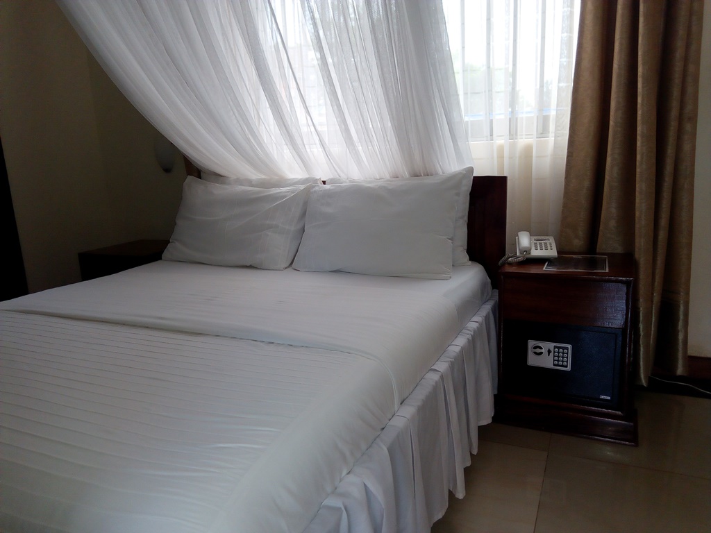 Deluxe Single Bedroom Photo Al Nisaa Hotel & SPA - Hotels | Jinja, Uganda Eastern Region 1