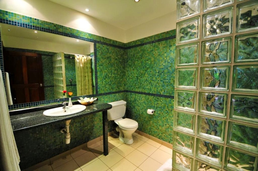 Bathroom Photo Speke Hotel - Hotels | Kampala, Uganda Central Region 1