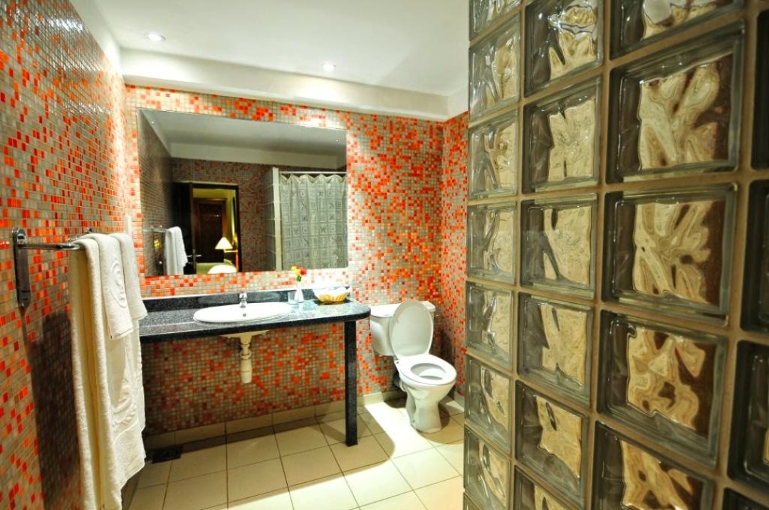 Bathroom Photo Speke Hotel - Hotels | Kampala, Uganda Central Region