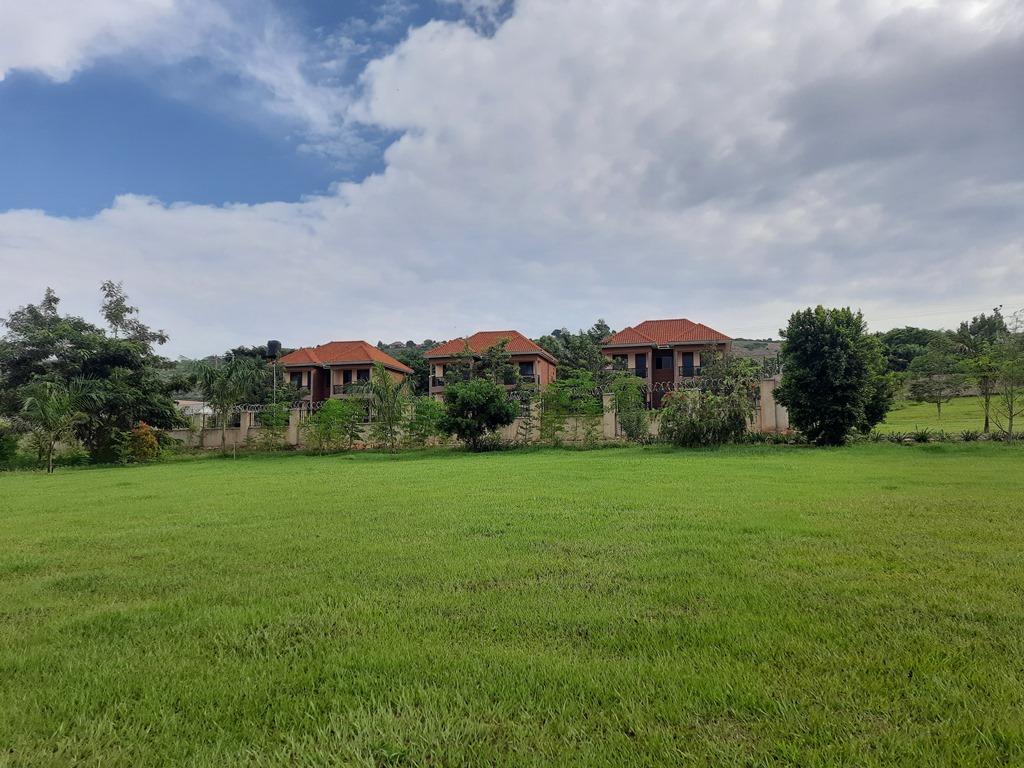 Gardens Photo Fancy Resort Beach Hotel Jinja - Hotels | Jinja, Uganda Eastern Region