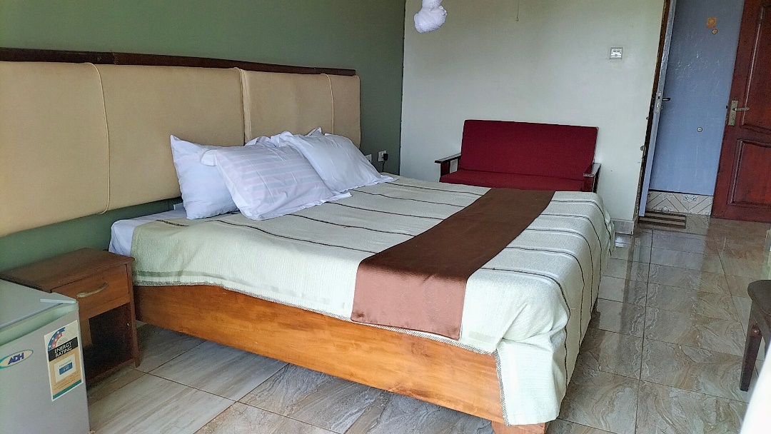 Speke Deluxe Double Bedroom Photo Speke Courts Hotel Jinja - Hotels | Jinja, Uganda Eastern Region 1