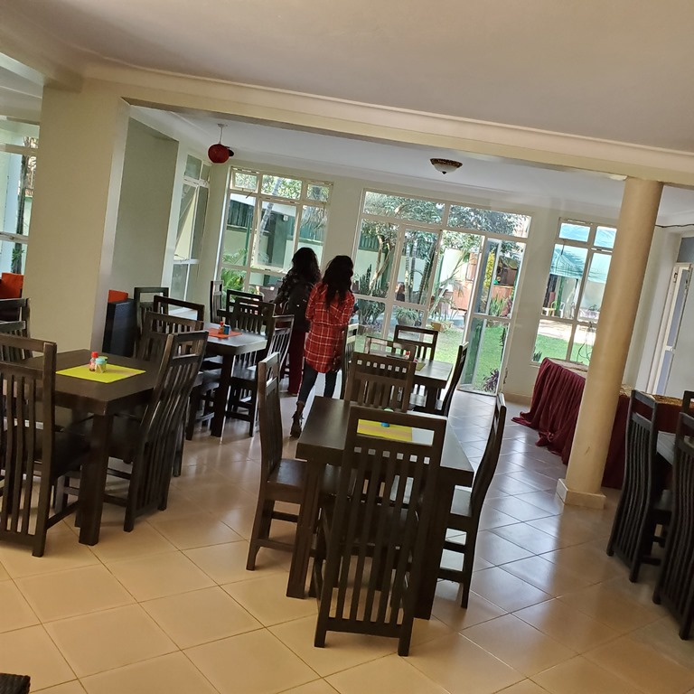 Restaurant Photo Speke Courts Hotel Jinja - Hotels | Jinja, Uganda Eastern Region 1