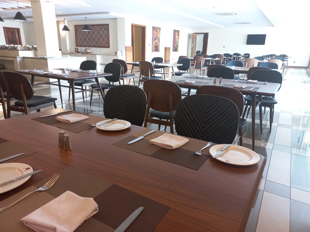 Restaurant Photo Kampala Nile Resort Hotel - Hotels | Seeta, Uganda Central Region