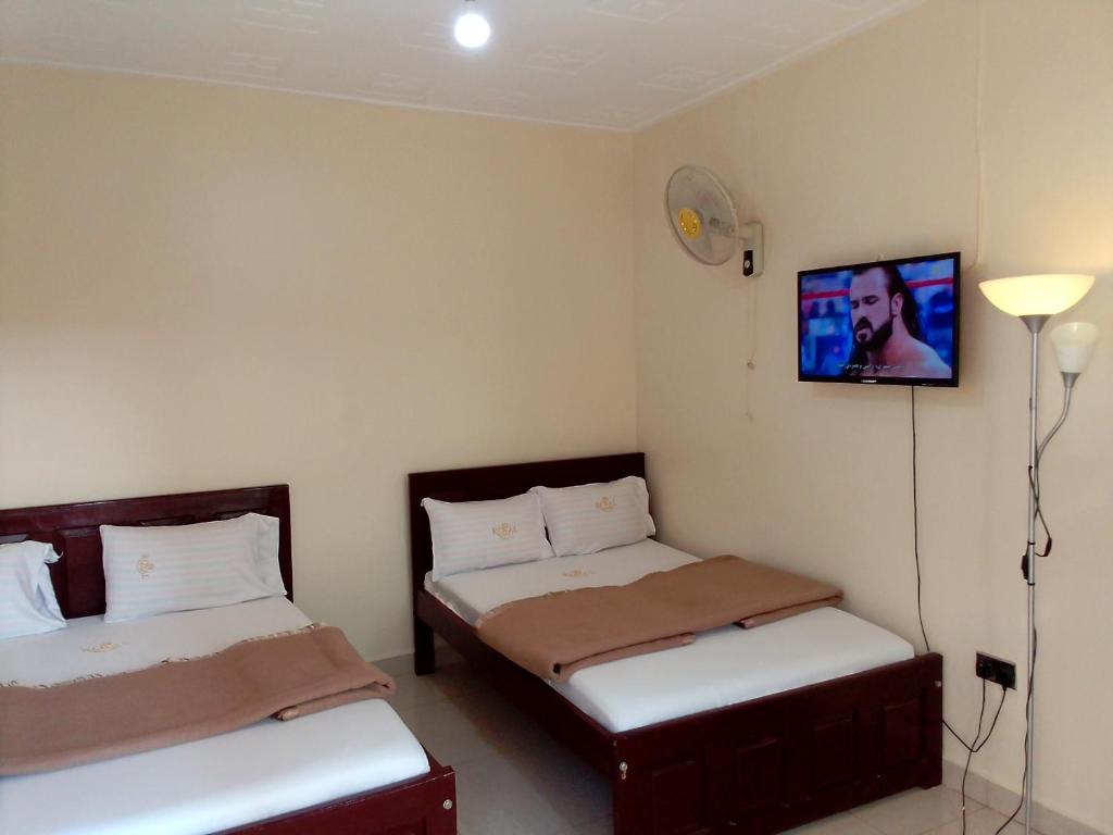 Deluxe Twin Bedroom Photo Royal Park Hotel - Hotels | Jinja, Uganda Eastern Region